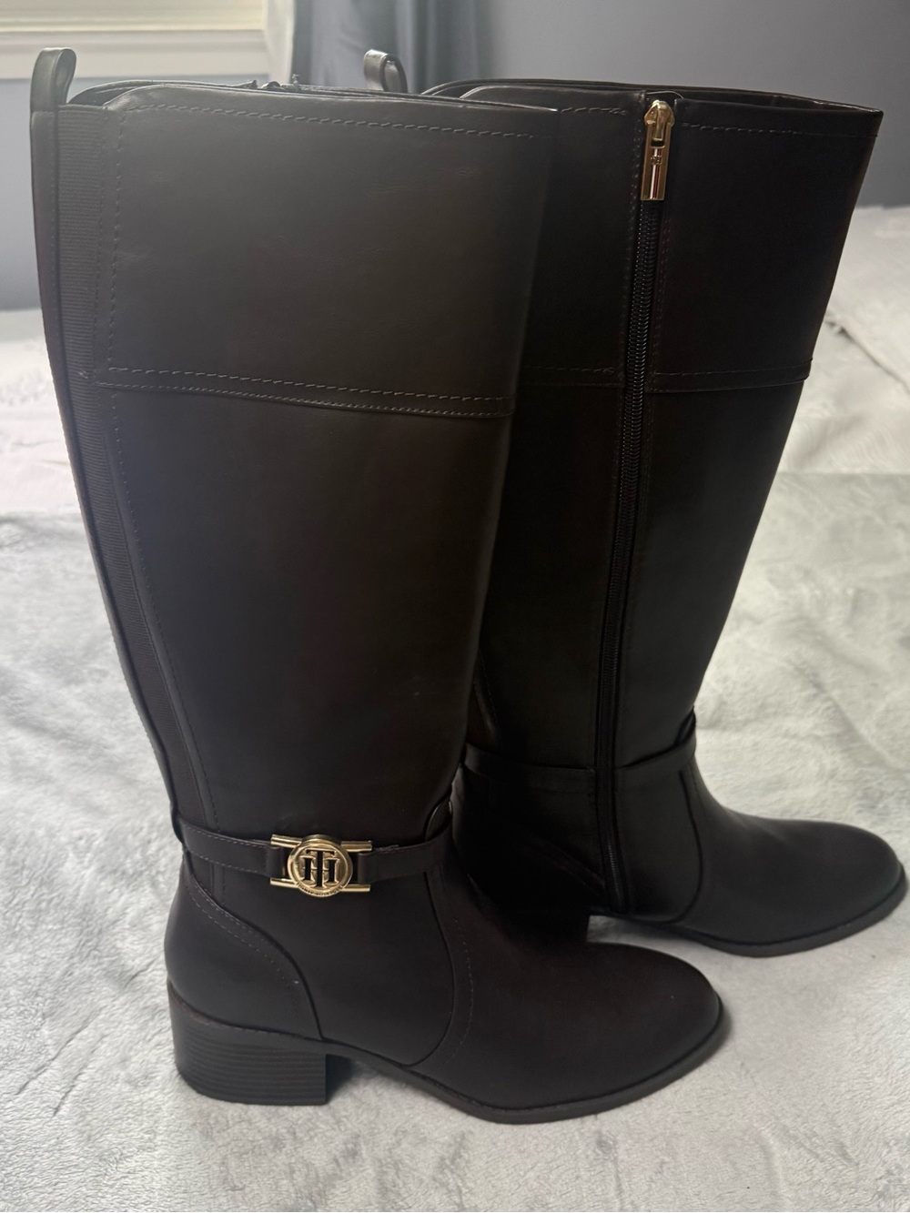 Tommy Hilfiger Black Knee-High Leather Boots with Gold Logo Detail